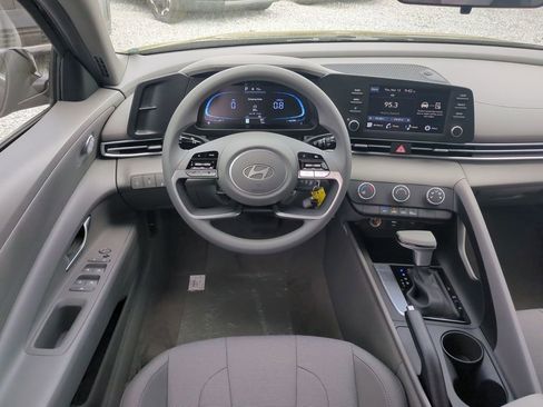 New 2026 Hyundai Elantra SE image 17