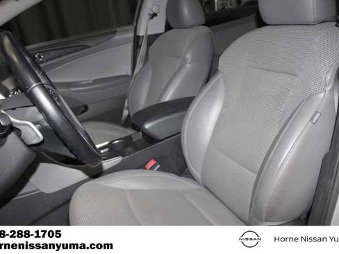 Used 2014 Hyundai Sonata SE w/ Premium Package 04 FWD image 4