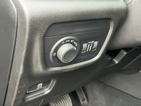 Used 2023 Jeep Grand Cherokee Altitude AWD/4WD image 22