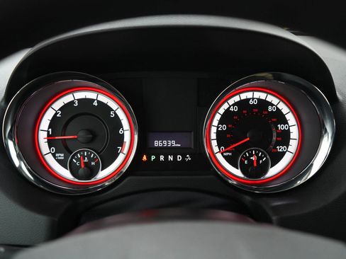 Used 2019 Dodge Grand Caravan SE FWD image 25