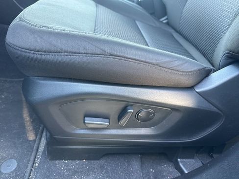 Used 2023 Ford Explorer XLT image 8