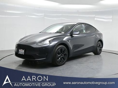 Used 2025 Tesla Model Y Long Range AWD/4WD image 1