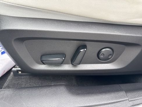 Used 2025 Mitsubishi Outlander SE AWD/4WD image 16