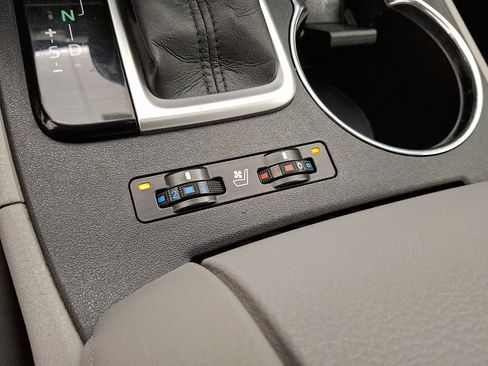Used 2015 Toyota Highlander Limited AWD/4WD image 11