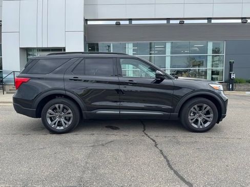 Certified 2023 Ford Explorer XLT w/ Equipment Group 202A AWD/4WD image 35