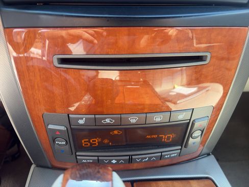 Used 2006 Cadillac XLR RWD image 6