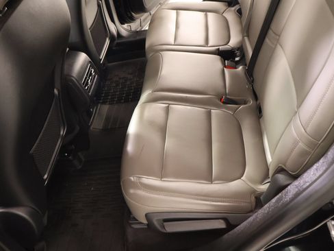 Used 2024 Lincoln Corsair FWD image 13