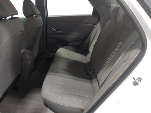 Used 2024 Hyundai Elantra SEL FWD image 18