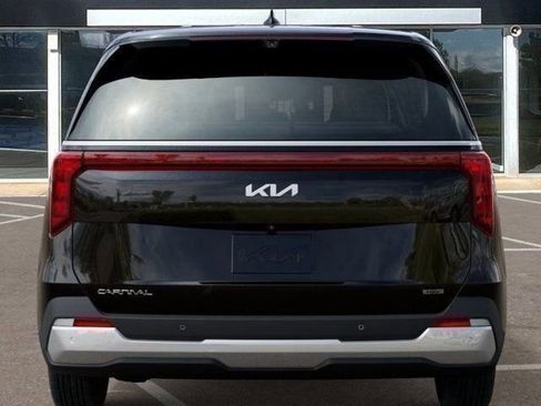 New 2026 Kia Carnival LXS FWD image 13