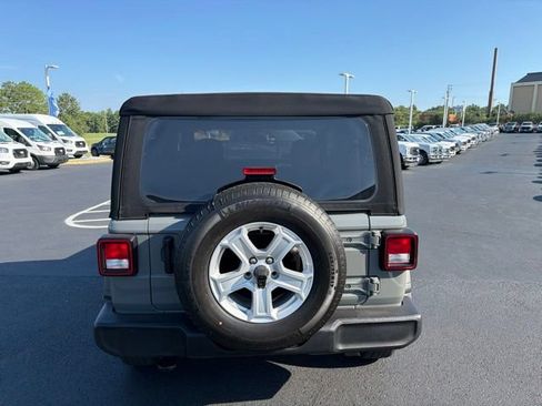 Used 2022 Jeep Wrangler Sport AWD/4WD image 5