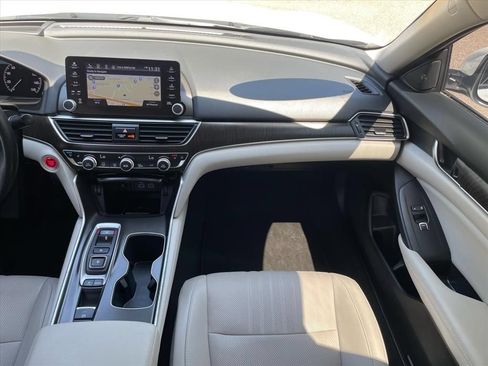 Used 2021 Honda Accord Touring image 9