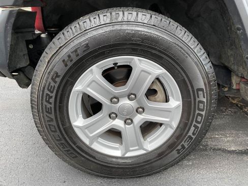 Used 2019 Jeep Wrangler Unlimited Sport S AWD/4WD image 29