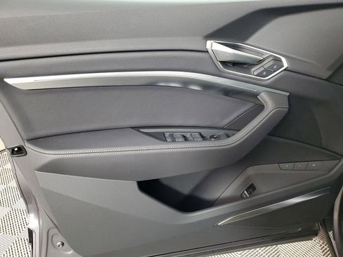 Used 2023 Audi e-tron Premium Plus w/ Premium Plus Package image 19
