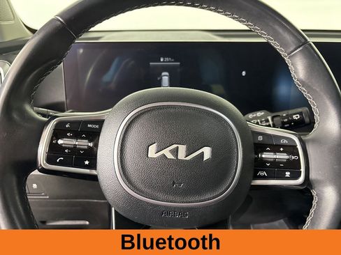 Used 2024 Kia Sorento S w/ Panoramic Sunroof Package image 12