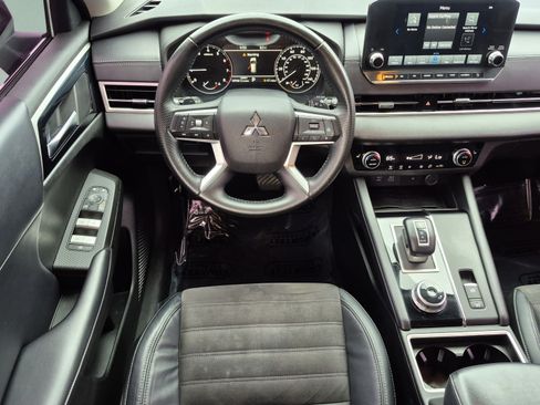 Used 2022 Mitsubishi Outlander SE FWD image 12