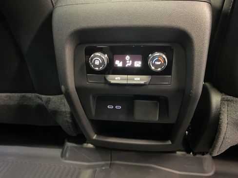 New 2026 Chevrolet Traverse Z71 w/ Enhanced Driving Package image 14