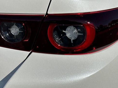 New 2026 MAZDA MAZDA3 2.5 S Sedan w/ Preferred Pkg image 31