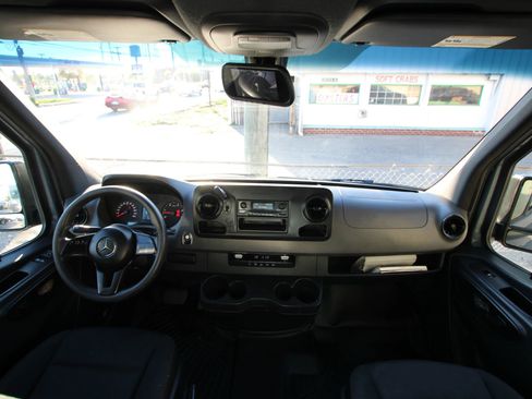 Used 2019 Mercedes-Benz Sprinter 144 image 12