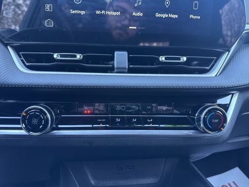 Used 2025 Chevrolet Equinox LT image 24