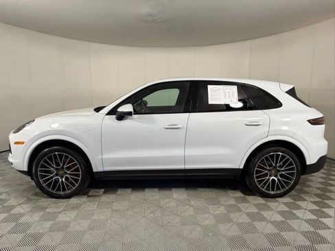 Used 2022 Porsche Cayenne image 3