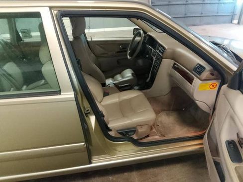Used 1999 Volvo S70 AWD image 31