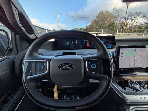 New 2025 Ford Expedition Max Platinum image 16