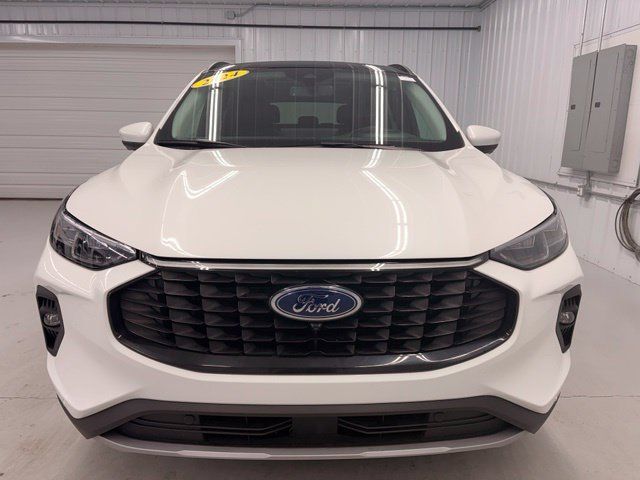 Used 2024 Ford Escape Platinum w/ Premium Technology Package AWD/4WD image 2