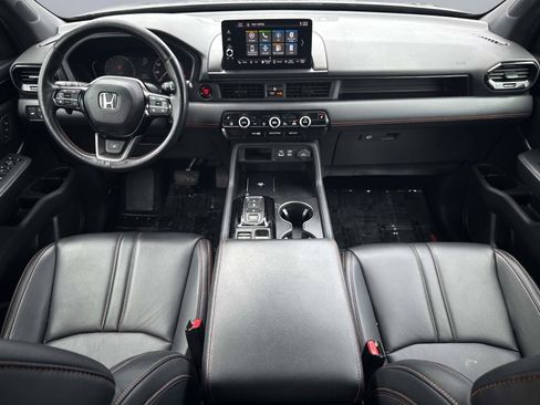 Certified 2023 Honda Pilot TrailSport image 18