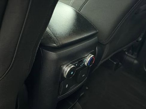 Used 2021 Ford Explorer XLT image 22