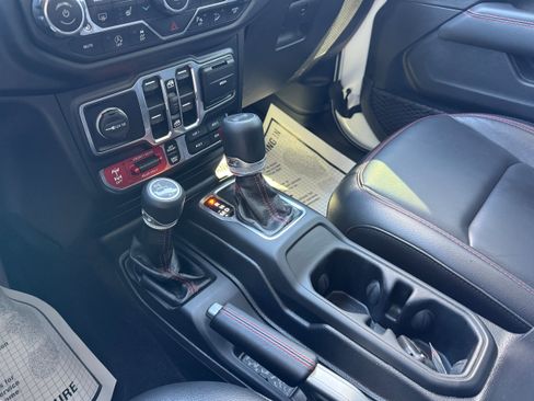Used 2021 Jeep Wrangler Unlimited Rubicon AWD/4WD image 22