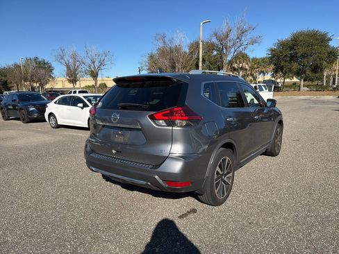 Used 2018 Nissan Rogue SL w/ Premium Package image 5