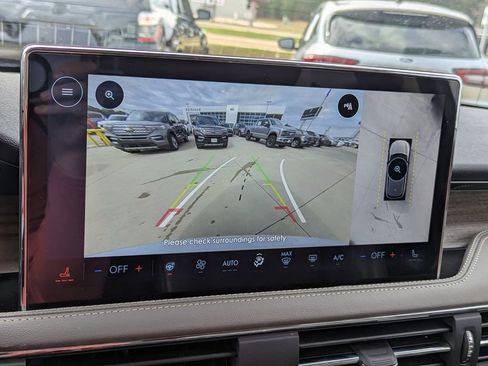 Used 2025 Lincoln Corsair Reserve image 18