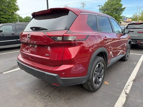 Used 2024 Nissan Rogue SV image 8