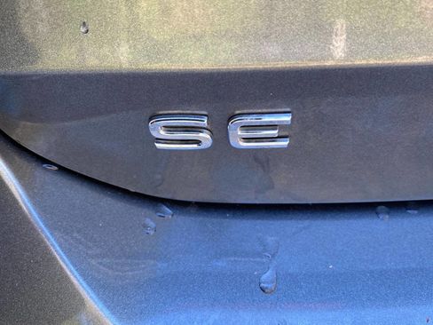 Used 2022 Volkswagen Taos SE w/ Panoramic Sunroof Package image 45