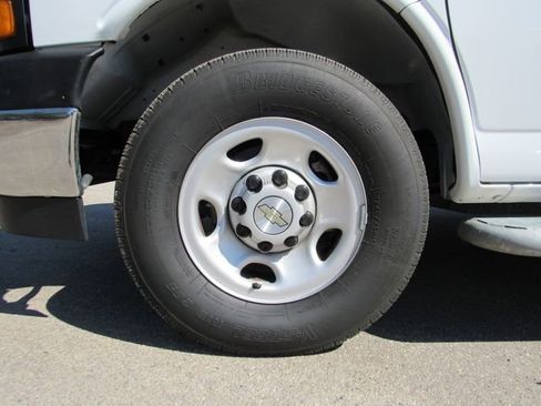 Used 2024 Chevrolet Express 2500 w/ Driver Convenience Package image 9