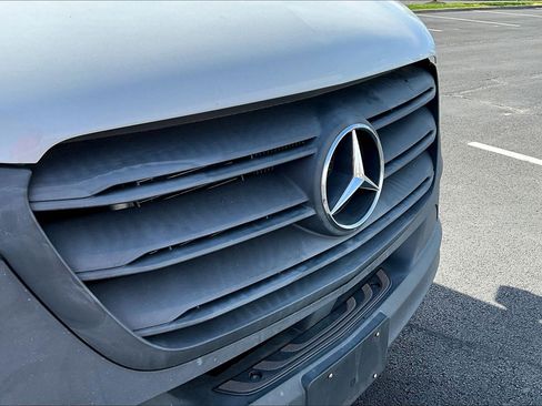 Used 2022 Mercedes-Benz Sprinter 2500 image 26