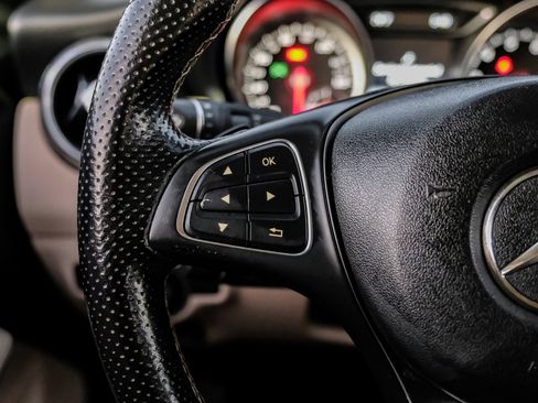 Used 2019 Mercedes-Benz GLA 250 w/ Convenience Package image 18