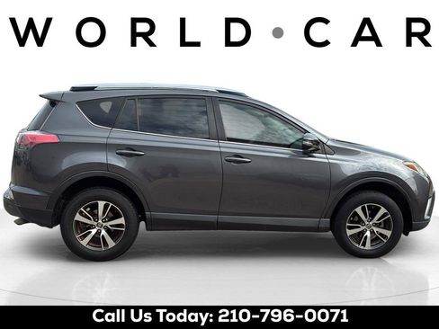 Used 2018 Toyota RAV4 XLE image 15
