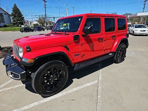 Certified 2025 Jeep Wrangler Unlimited Sahara image 7