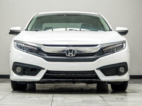 Used 2018 Honda Civic Touring image 7