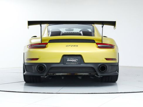 Used 2018 Porsche 911 GT2 RS image 4