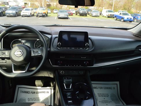 Used 2023 Nissan Rogue SV FWD image 17