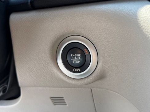 Used 2023 Chrysler Voyager LX FWD image 21