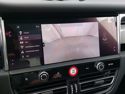 New 2026 Porsche Macan image 26