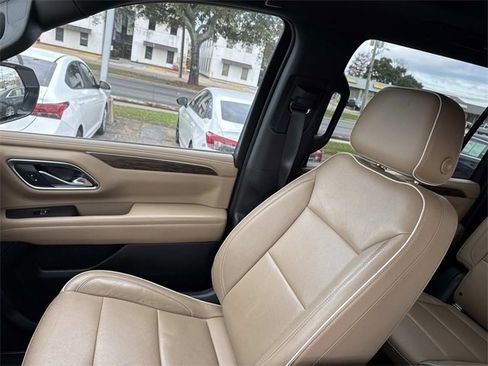 Used 2021 Chevrolet Suburban Premier w/ Premium Package image 21