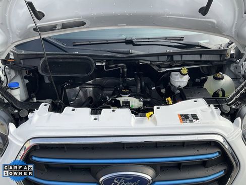 Used 2022 Ford E-Transit Medium Roof image 12
