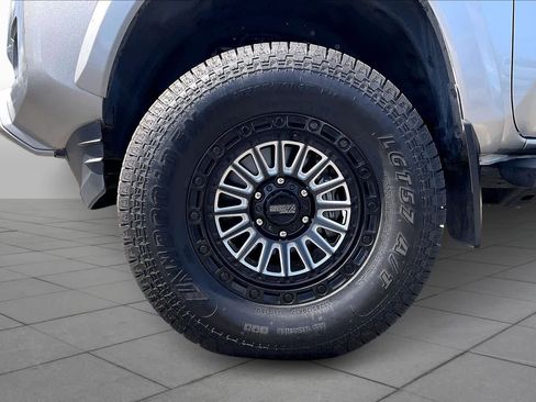 Used 2023 Toyota Tacoma TRD Sport image 10