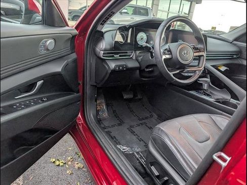 Used 2023 Hyundai Elantra Limited w/ Cargo Package image 6