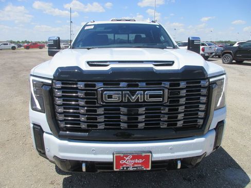 New 2026 GMC Sierra 2500 Denali Ultimate AWD/4WD image 12