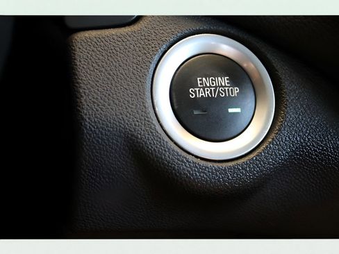 Used 2023 Chevrolet Equinox LS image 28
